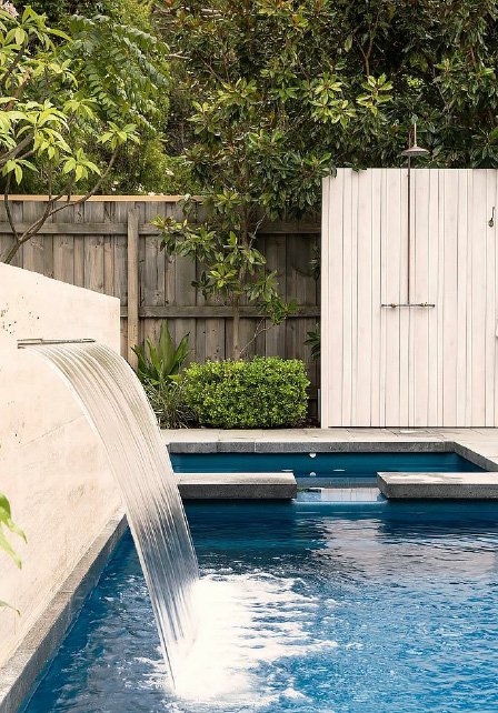 a-guide-to-staying-on-top-of-pool-water-levels-blogimage1-m