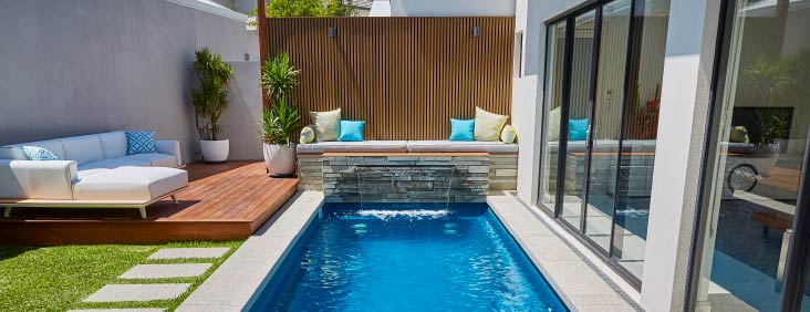 the-complete-guide-to-poolside-relaxation-blogimage1