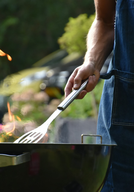 why-you-should-add-an-outdoor-kitchen-to-your-backyard-blogimage2-m